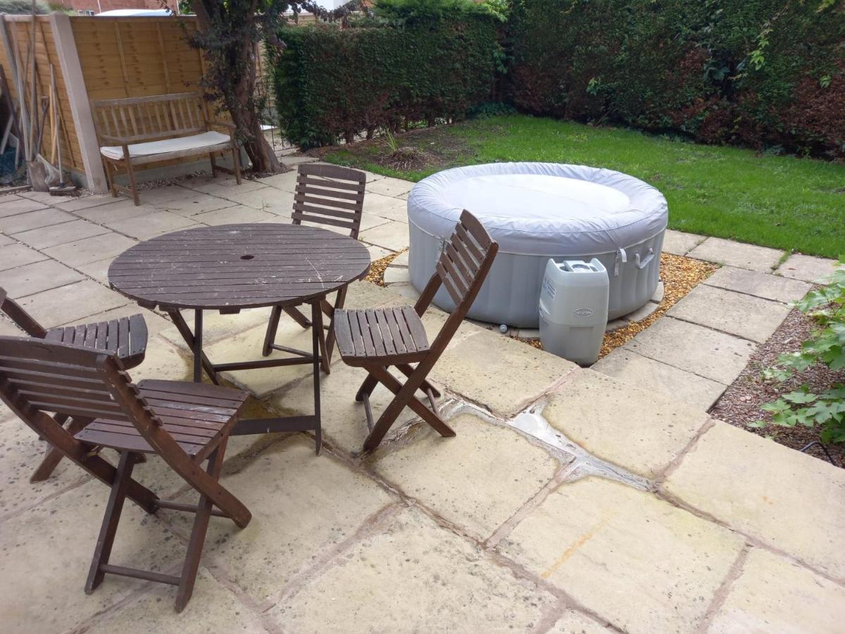Leominster 3 Bedroom House Parking Garden Private Exterior photo